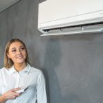 Visste du at en varmepumpe kan være en gunstig investering for mange norske hjem? Den kan bidra til å redusere energikostnadene og miljøpåvirkningen ved å gi effektiv oppvarming og ikke minst nedkjøling på varme sommerdager.